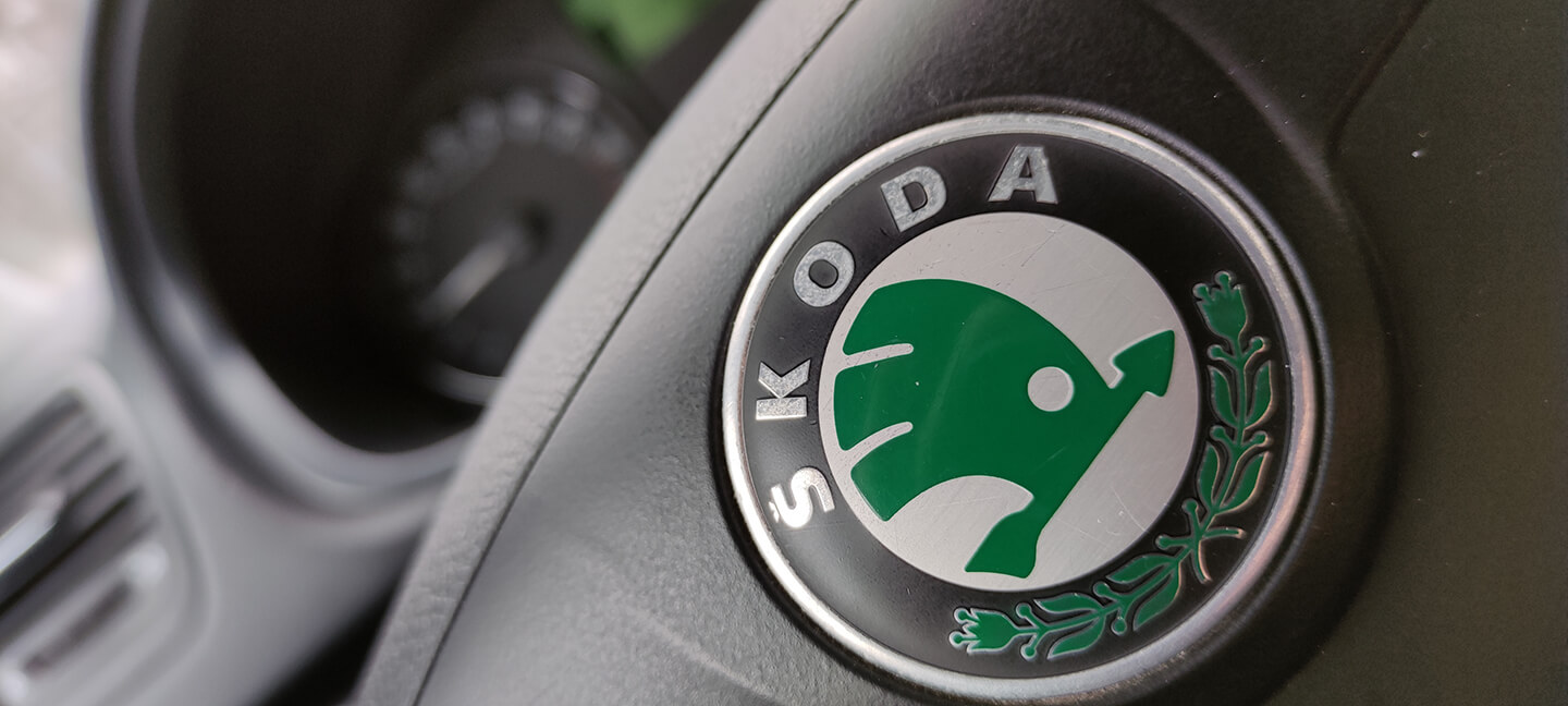 Logo auto Škoda - volant