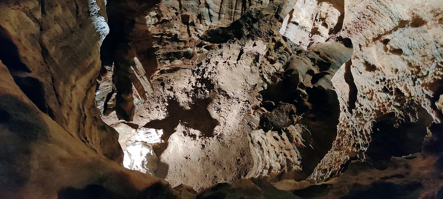 jeskyne jama