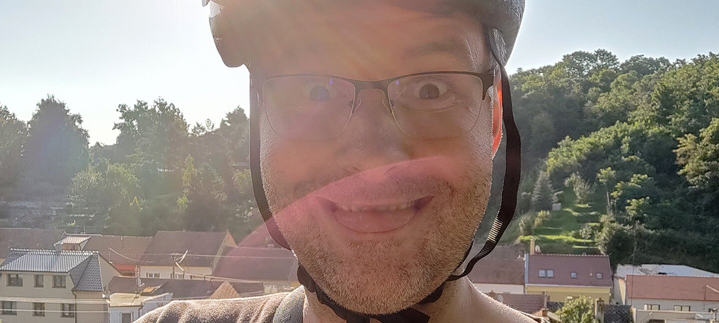 Já v helmě