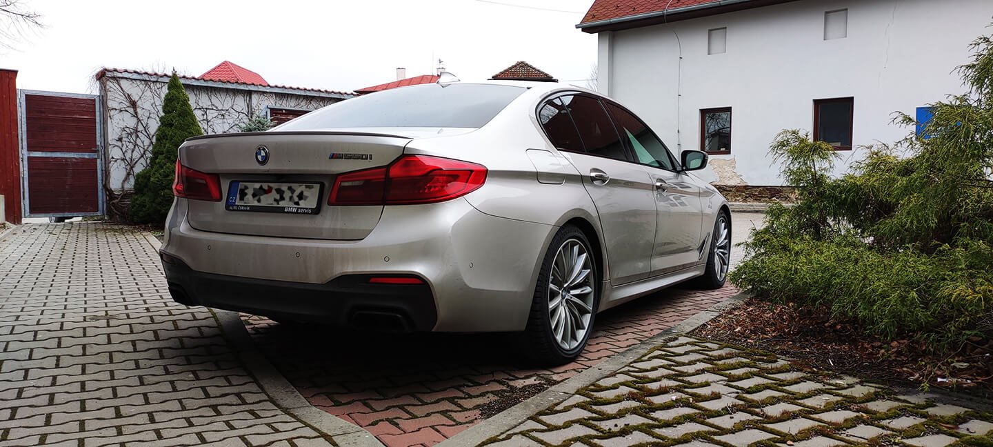 BMW M550i